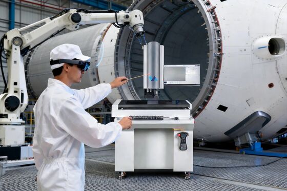 VENUS Floor-Standing System for High-Precision, Large-Scale Seamless Stitching Metrology Applications